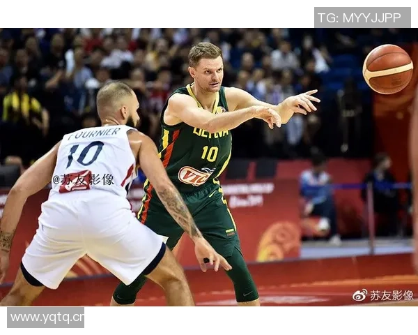 南京篮球队在世界杯中的战术表现分析与点评探讨